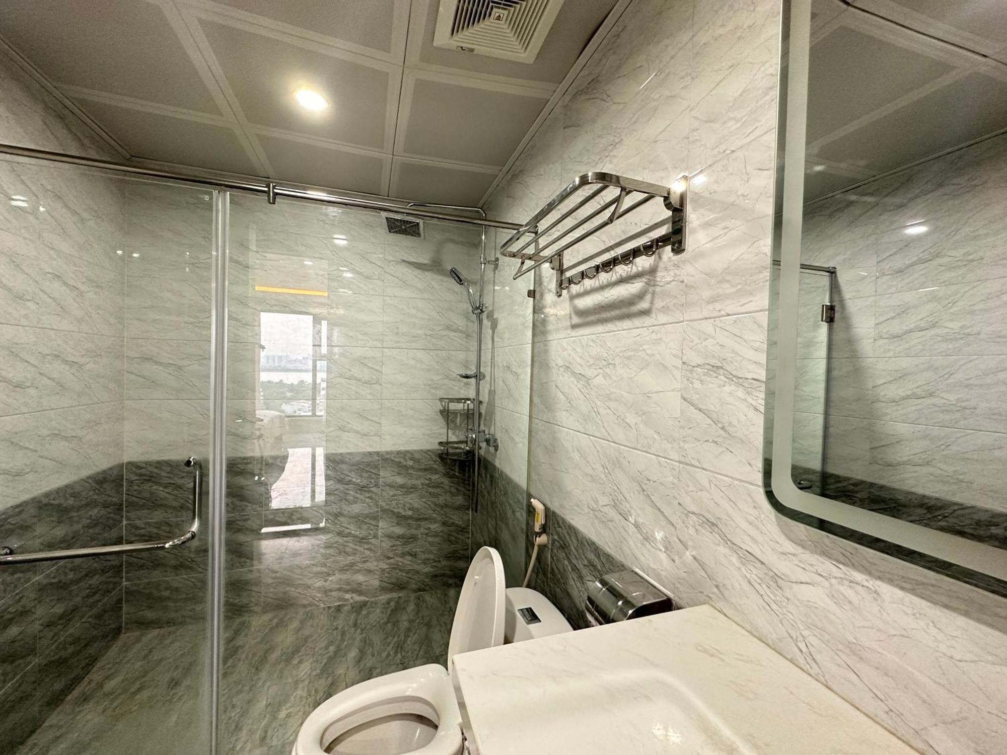 Westlake Homestay Hanoi - D'Le Roi Soleil Szoba fotó